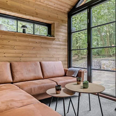 2 Bedroom Cozy In Nyaraló *